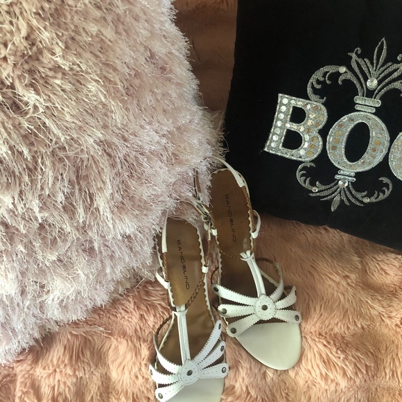 Awesome Bandolino Southwest Inspired Strappy heels in white and tan - Picture 1 of 4